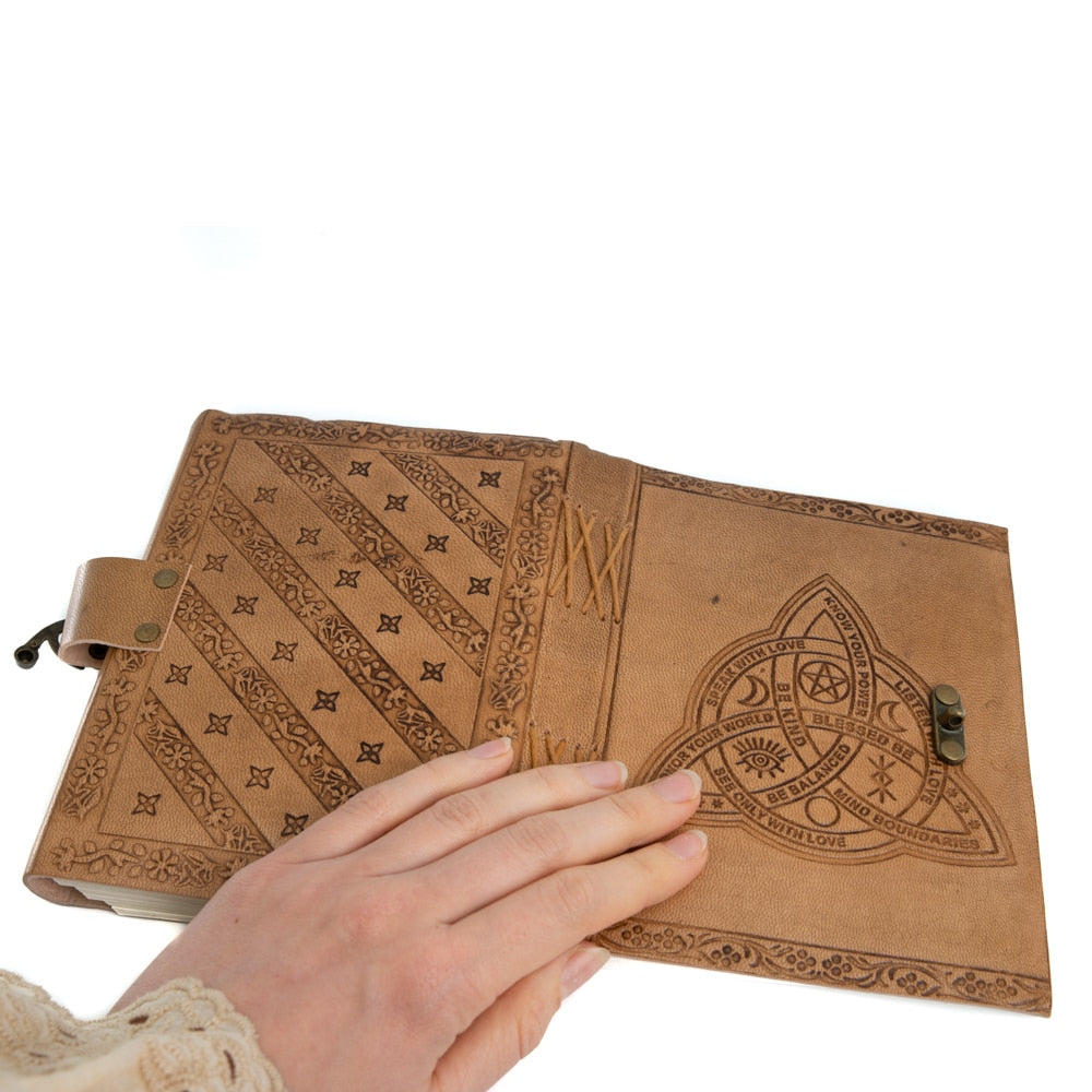 Spiritueel Notitieboekje Leer met Keltische Knoop (17,5 x 13 cm) – Handgemaakt