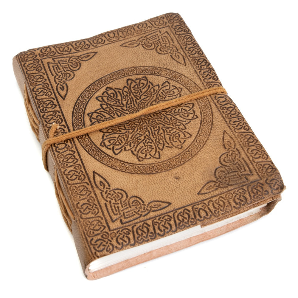Spiritueel Notitieboekje Leer Mandala (17,5 x 13 cm) – Handgemaakt