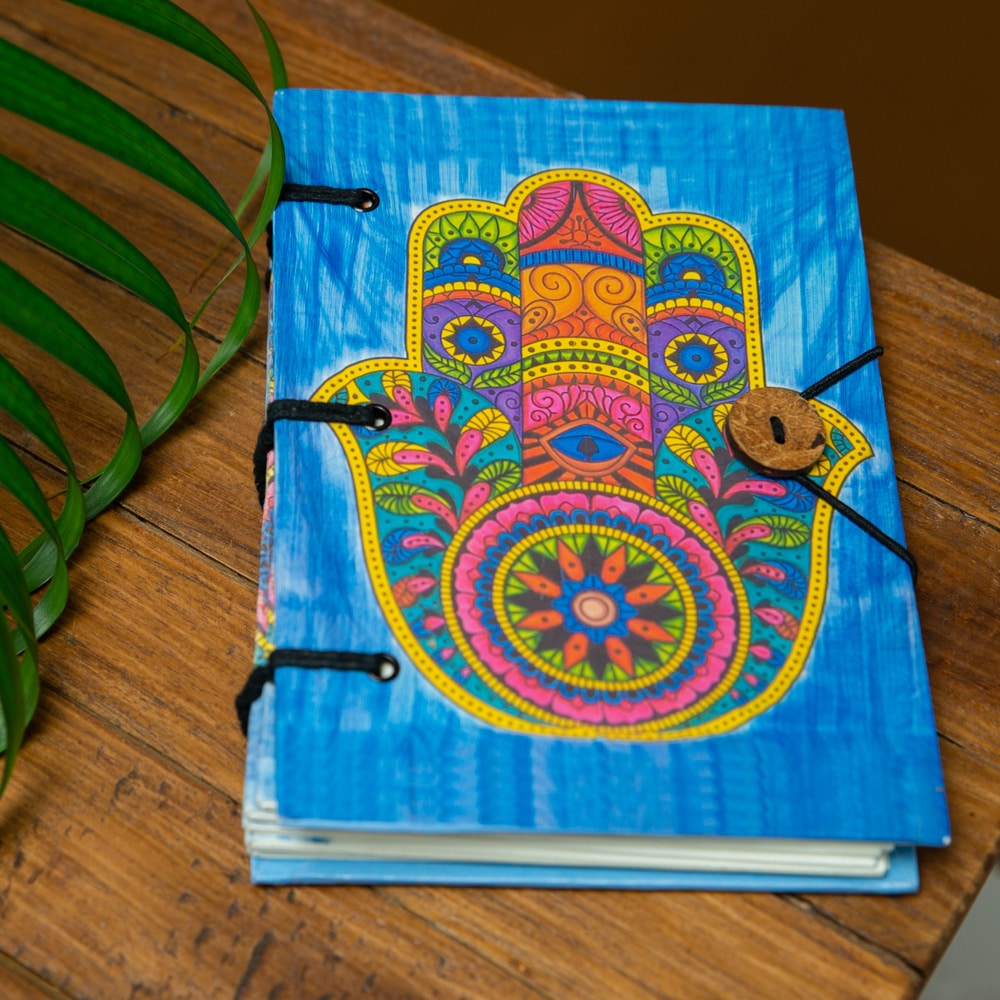 Spiritueel Notitieboekje Hamsa Hand Kleurrijk (18 x 13 cm) – Handgemaakt
