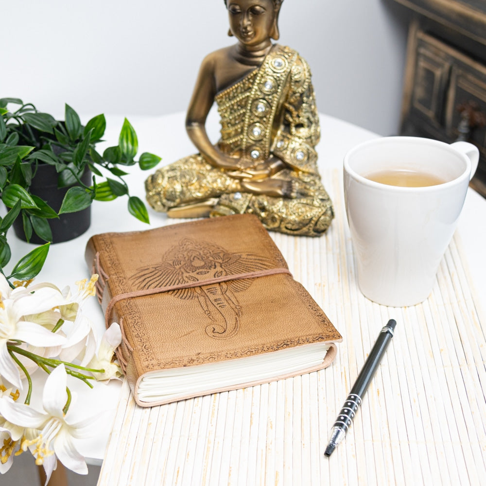 Spiritueel Notitieboekje Leer Ganesha (17,5 x 13 cm) – Handgemaakt